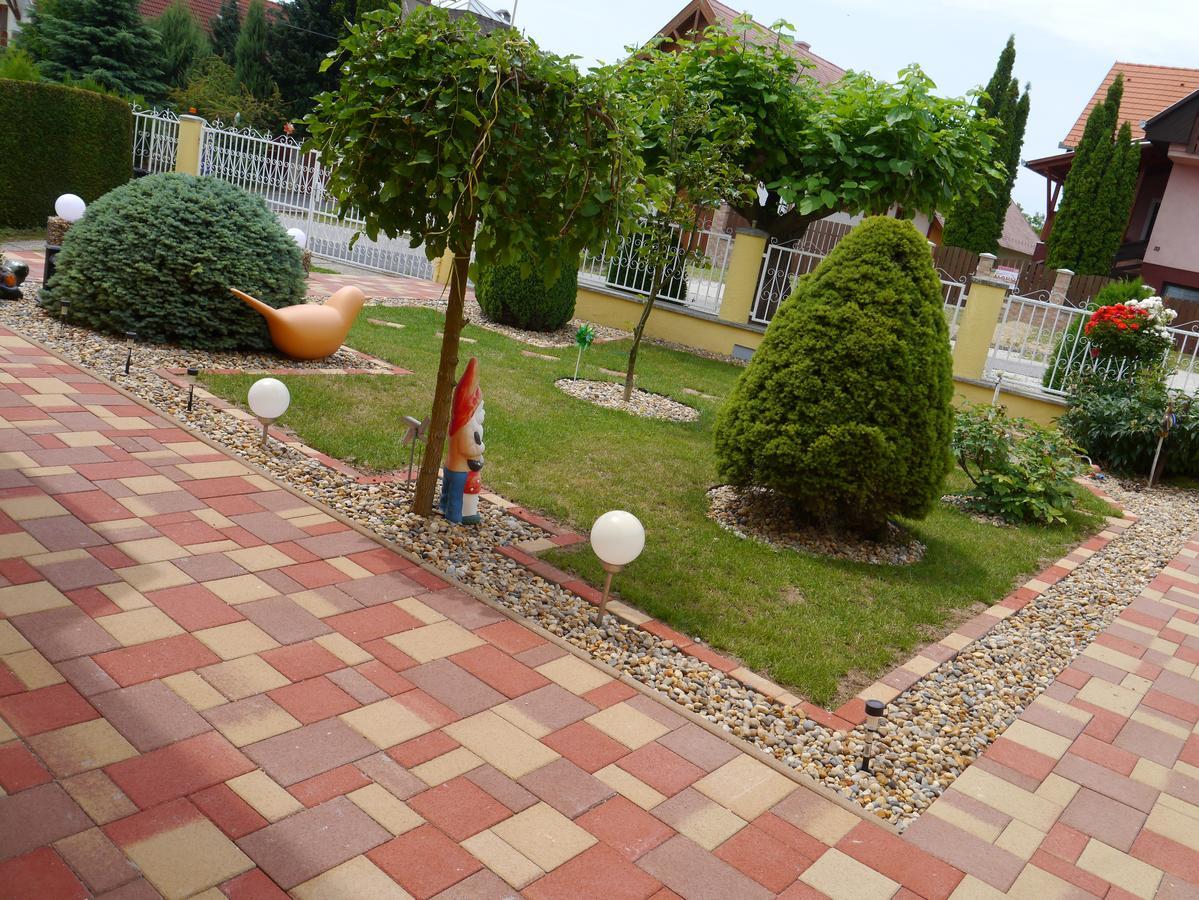 Heviz -Alsopahok Villa-Erika Apartman Exterior photo