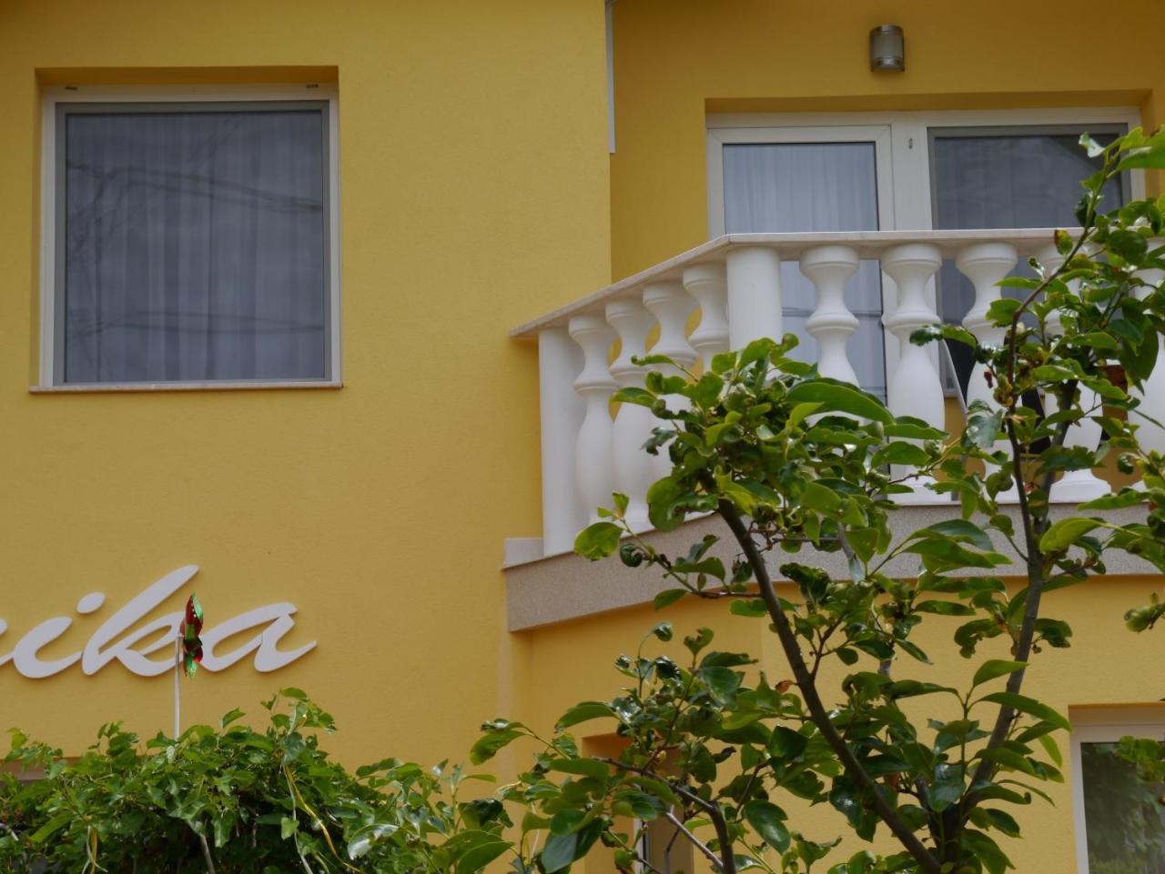 Heviz -Alsopahok Villa-Erika Apartman Exterior photo